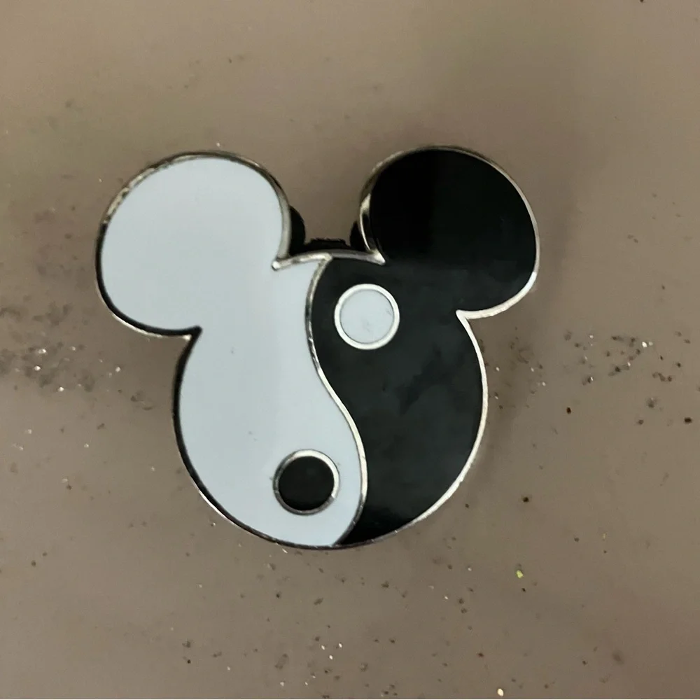 Disney Black and White Mickey Ying Ying Pin - Picture 1 of 4